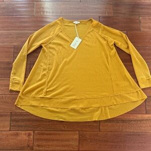 NWT La Miel Mustard Yellow V-Neck Women's Top Relaxed Whimsical Fit High Low SM